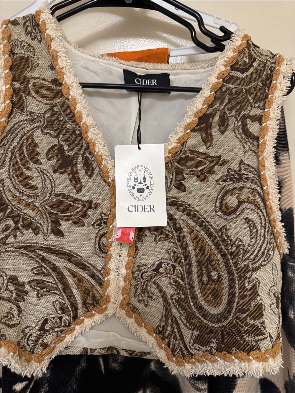 Cider paisley print vest - Picture 4 of 7